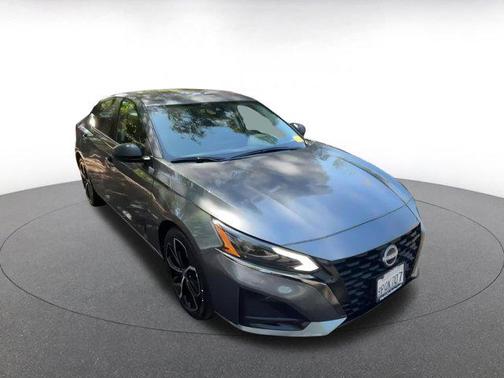 2025 Nissan Altima SR FWD