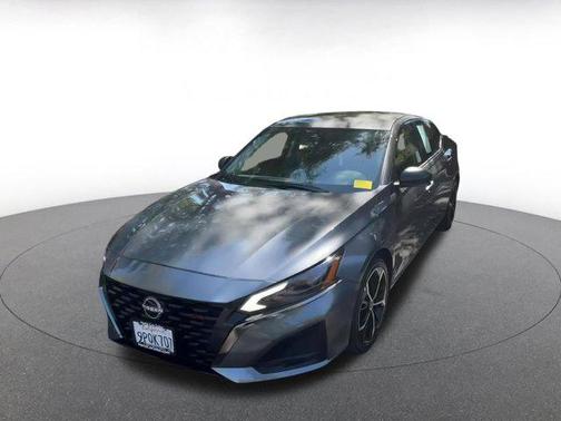 2025 Nissan Altima SR FWD