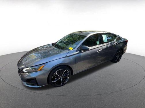2025 Nissan Altima SR FWD
