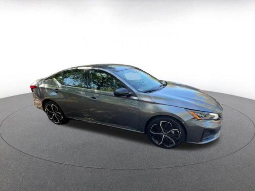 2025 Nissan Altima SR FWD