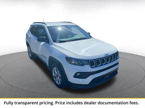 Bright White Clearcoat 2025 Jeep Compass Latitude
