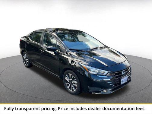 Super Black 2025 Nissan Versa 1.6 SV