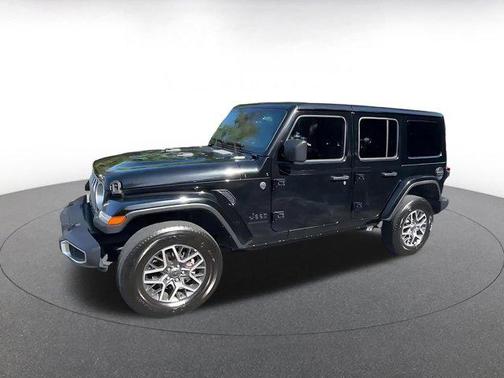 Black Clearcoat 2025 Jeep Wrangler 4-Door Sahara 4x4