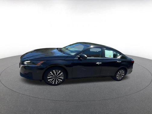 Super Black 2025 Nissan Altima SV FWD