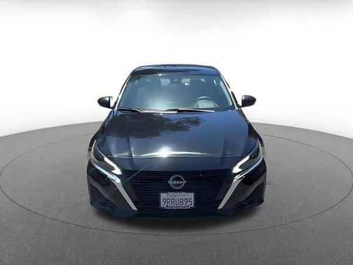 Super Black 2025 Nissan Altima SV FWD