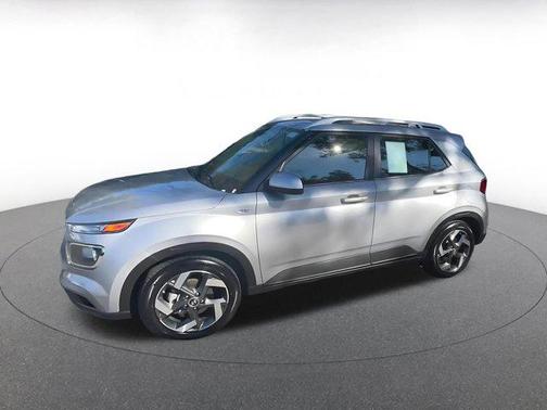 Shimmering Silver 2025 Hyundai VENUE SEL