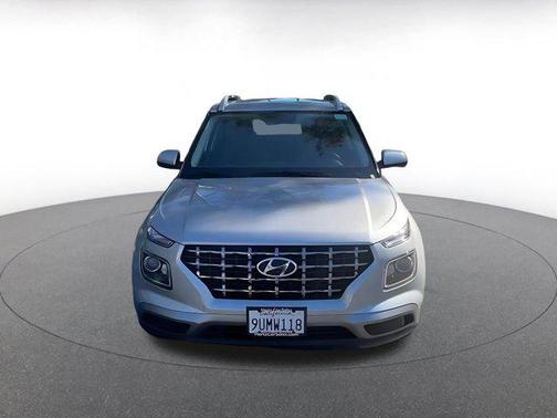 Shimmering Silver 2025 Hyundai VENUE SEL