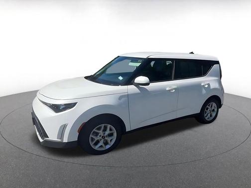 Snow White Pearl 2025 Kia Soul LX