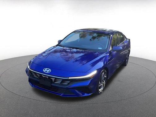 2025 Hyundai ELANTRA SEL