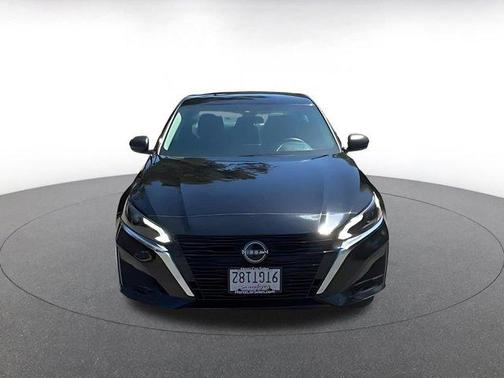 Super Black 2025 Nissan Altima SV FWD