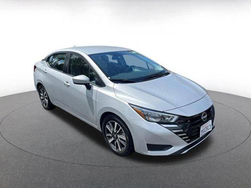 Brilliant Silver Metallic 2025 Nissan Versa 1.6 SV