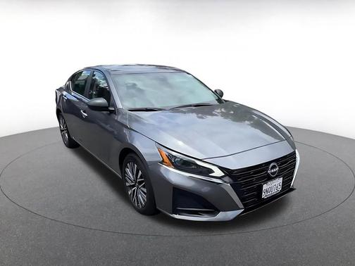 Gun Metallic 2025 Nissan Altima SV FWD