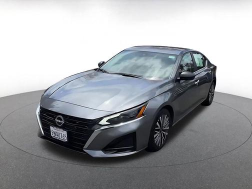 Gun Metallic 2025 Nissan Altima SV FWD