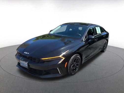 Aurora Black Pearl 2025 Kia K5 LXS