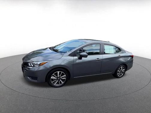 Gun Metallic 2025 Nissan Versa 1.6 SV