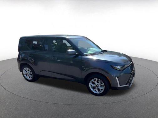 Gravity Gray 2025 Kia Soul LX