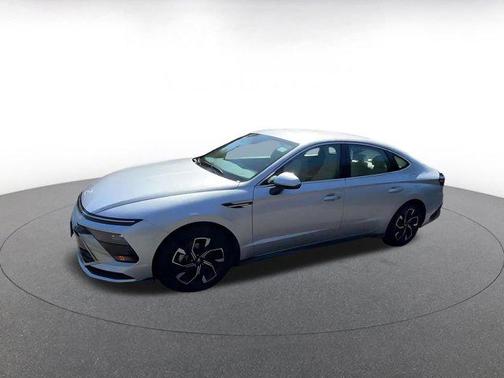 Aero Silver 2025 Hyundai SONATA SEL