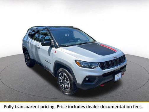 Silver Zynith Metallic Clearcoat 2025 Jeep Compass Trailhawk