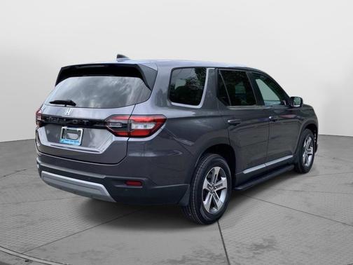 Modern Steel Metallic 2023 Honda Pilot