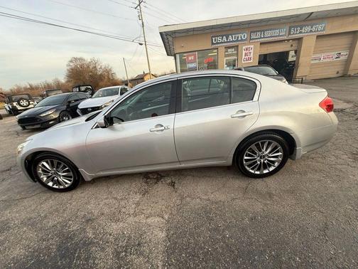 2009 INFINITI G37x Base
