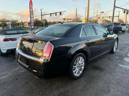 2012 Chrysler 300 Limited