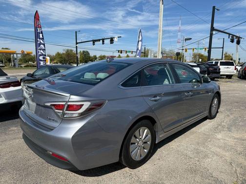 2016 Hyundai SONATA Hybrid SE