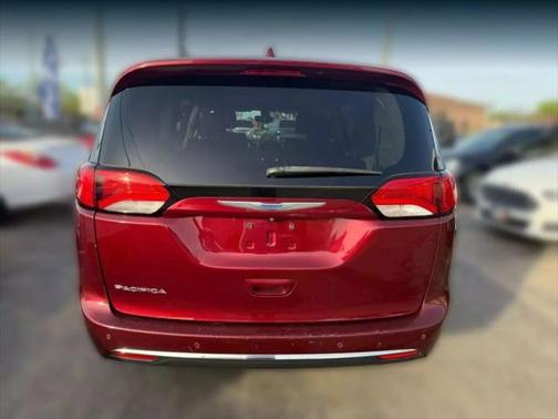 2018 Chrysler Pacifica Touring-L
