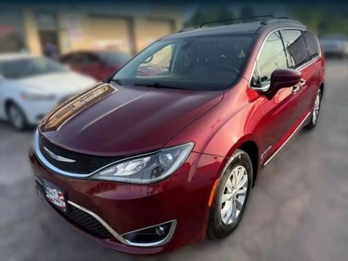 2018 Chrysler Pacifica Touring-L
