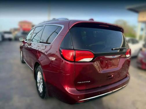 2018 Chrysler Pacifica Touring-L