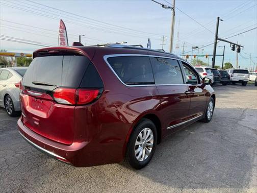 2018 Chrysler Pacifica Touring-L