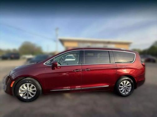 2018 Chrysler Pacifica Touring-L