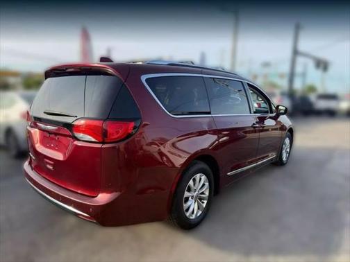 2018 Chrysler Pacifica Touring-L