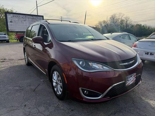2018 Chrysler Pacifica Touring-L