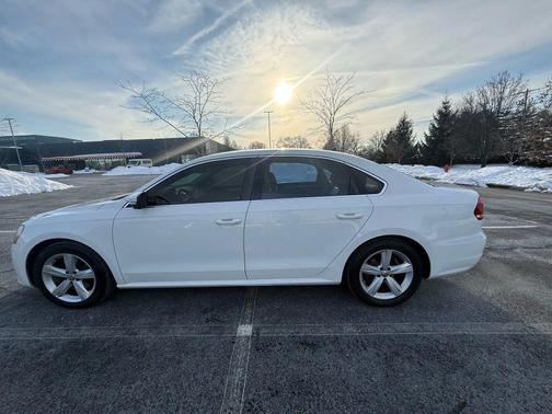 2013 Volkswagen Passat 2.5 SE