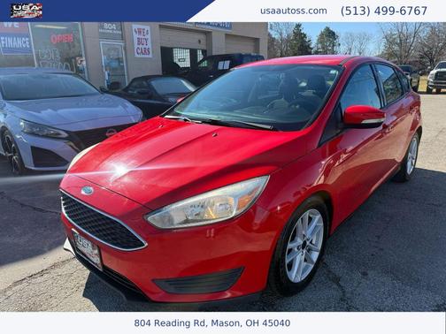 Red 2015 Ford Focus SE