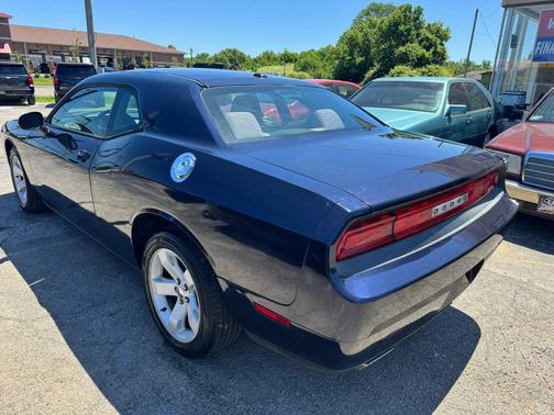 Blackberry Pearlcoat 2012 Dodge Challenger SXT
