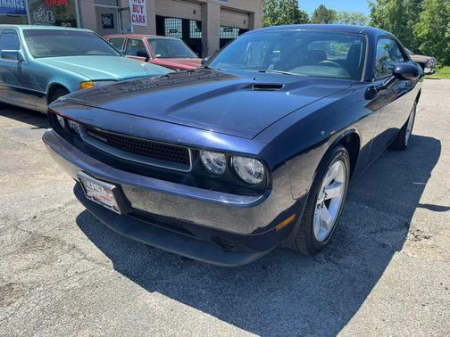 Blackberry Pearlcoat 2012 Dodge Challenger SXT
