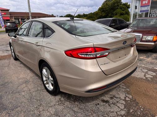 White Gold Metallic 2018 Ford Fusion SE