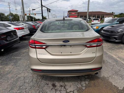 White Gold Metallic 2018 Ford Fusion SE