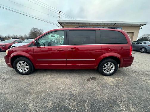 2009 Chrysler Town & Country Touring