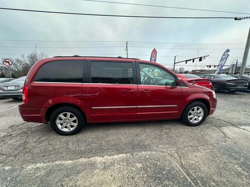 2009 Chrysler Town & Country Touring