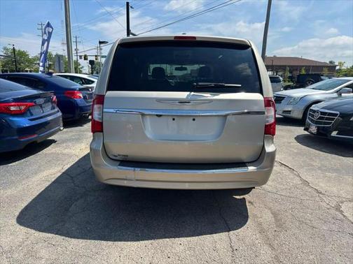 2014 Chrysler Town & Country Touring