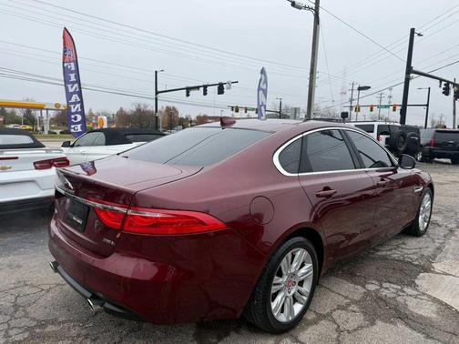 2017 Jaguar XF 35t Premium