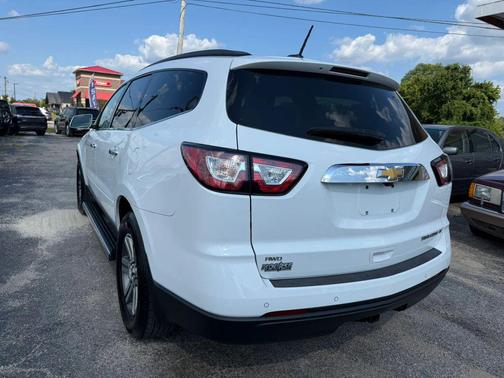 White 2016 Chevrolet Traverse 1LT