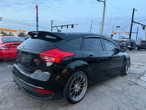 2018 Ford Focus ST 
