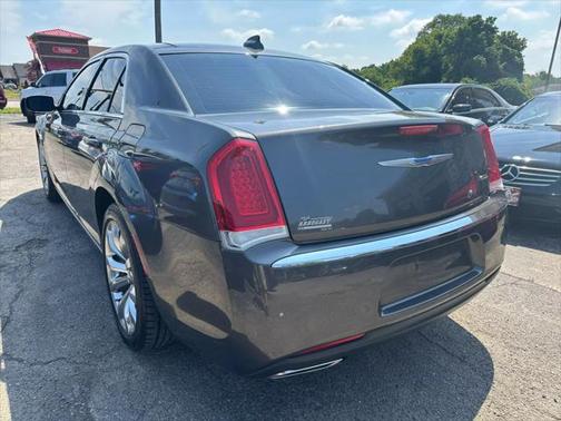 2019 Chrysler 300 Touring