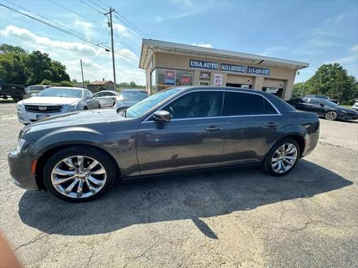 2019 Chrysler 300 Touring