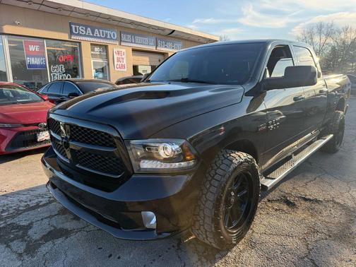 2017 RAM 1500 Night Crew Cab 4x4 6'4' Box