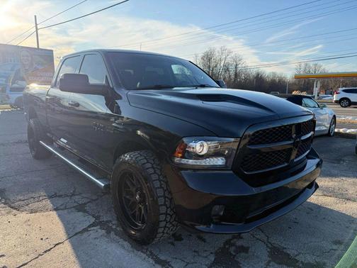 2017 RAM 1500 Night Crew Cab 4x4 6'4' Box