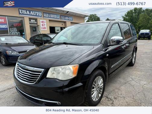 Brilliant Black Crystal Pearlcoat 2014 Chrysler Town & Country Touring-L